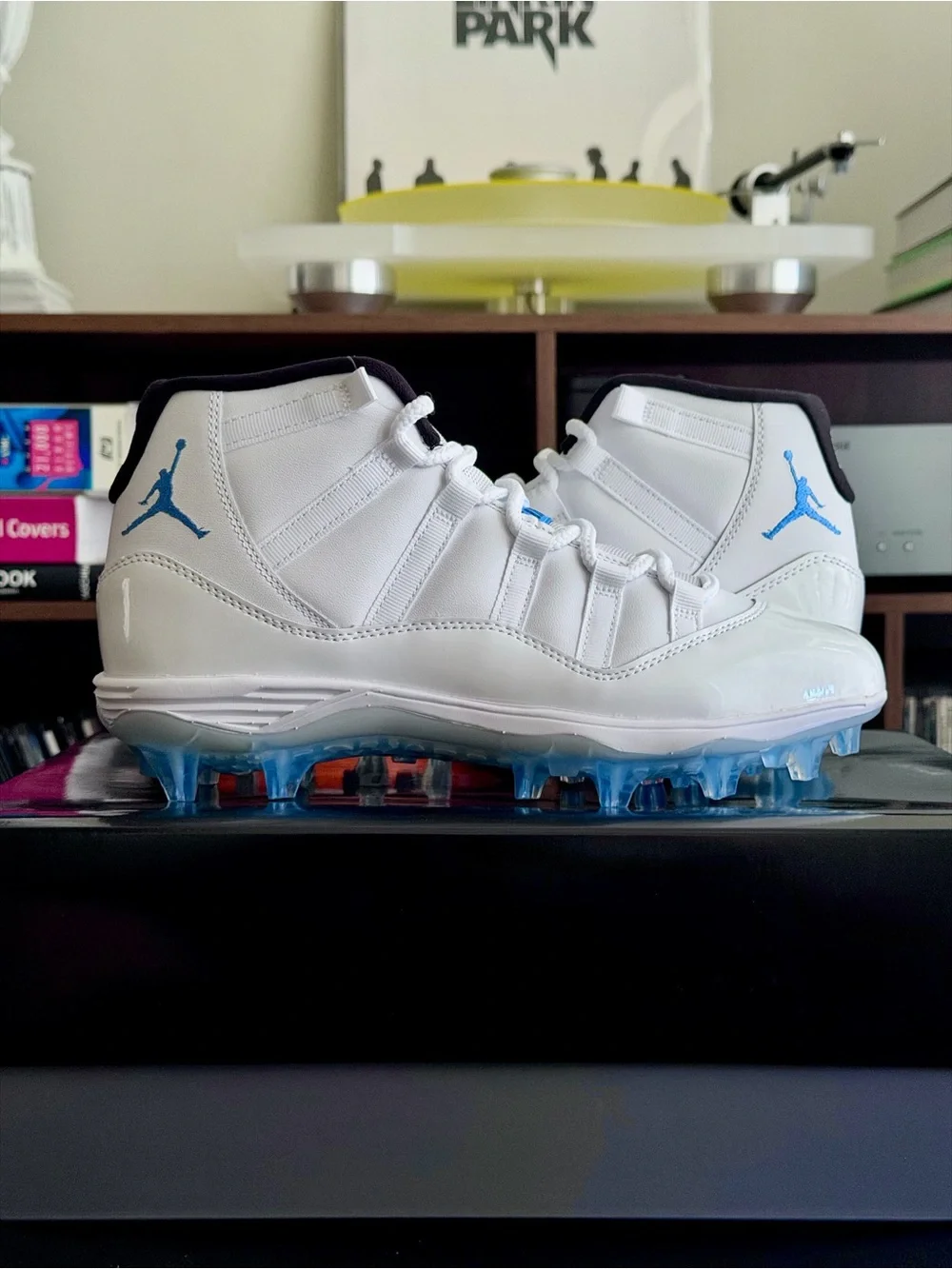 Nike Air Jordan 11 Mid TD ‘Legend Blue’ Football Cleats HM7324-104 Men’s 8.5